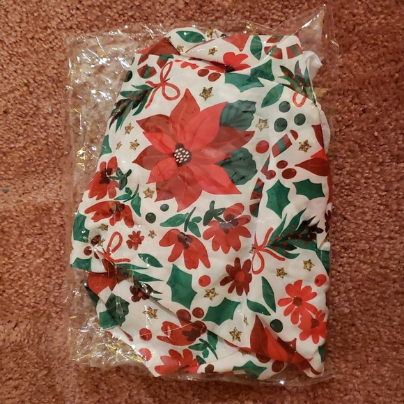 Poinsettia Print Loose Top. Little Party Dress Serena Flowers of Christmas Top. - Picture 10 of 10